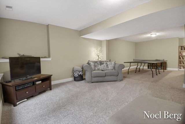 16861 Birchview Drive, Crockery Twp, MI 49448