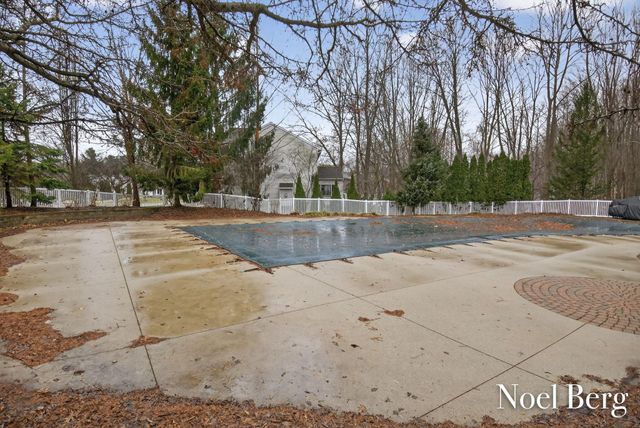 16861 Birchview Drive, Crockery Twp, MI 49448