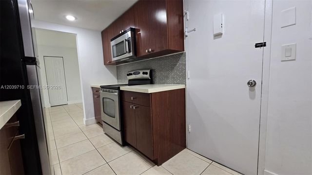 1865 79th St Causeway 2J, North Bay Village, FL 33141
