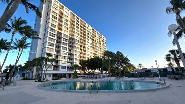 1865 79th St Causeway 2J, North Bay Village, FL 33141