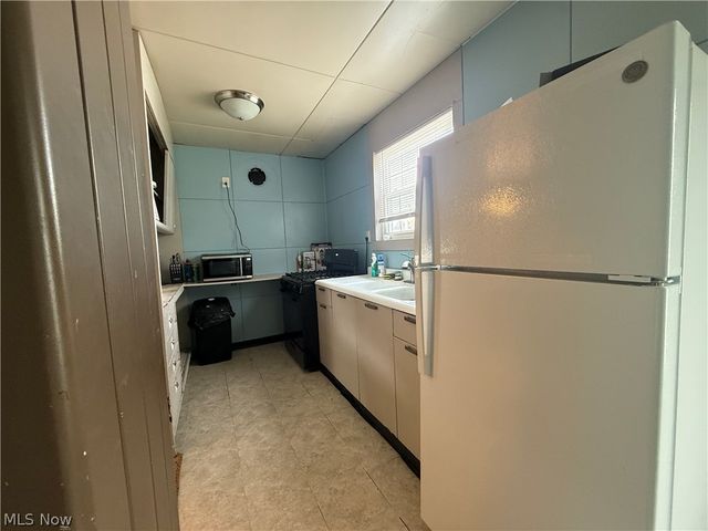 420 Perkinswood Boulevard NE, Warren, OH 44483