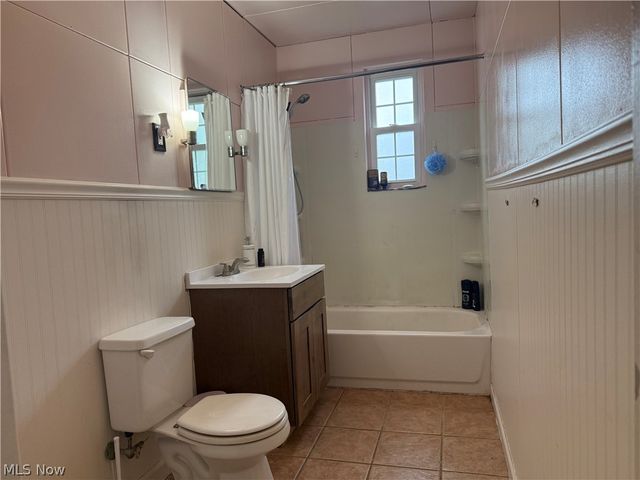 420 Perkinswood Boulevard NE, Warren, OH 44483