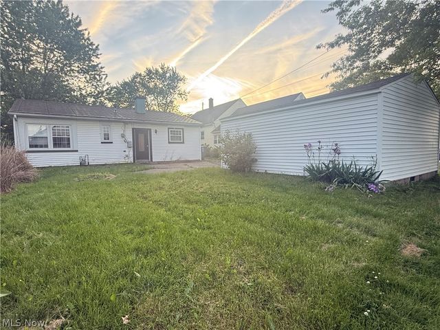 420 Perkinswood Boulevard NE, Warren, OH 44483