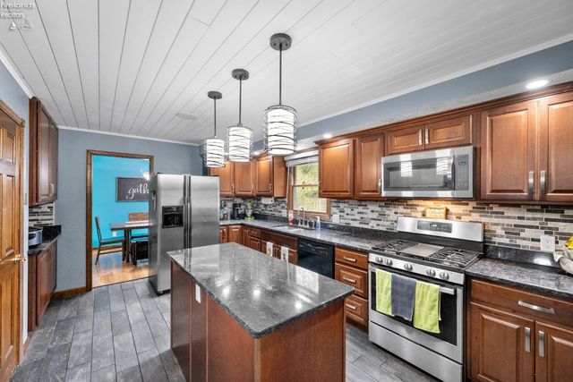 2504 Eden East Drive, Northwood, OH 43619