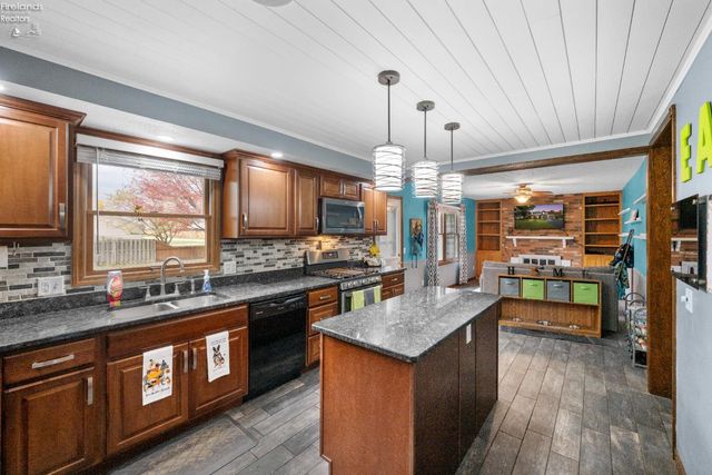 2504 Eden East Drive, Northwood, OH 43619