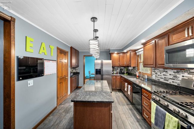 2504 Eden East Drive, Northwood, OH 43619