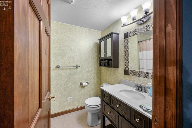 2504 Eden East Drive, Northwood, OH 43619