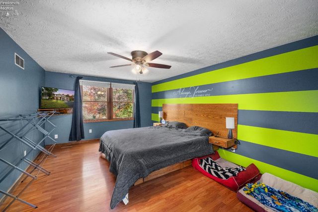 2504 Eden East Drive, Northwood, OH 43619