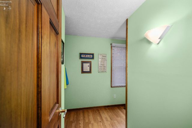 2504 Eden East Drive, Northwood, OH 43619