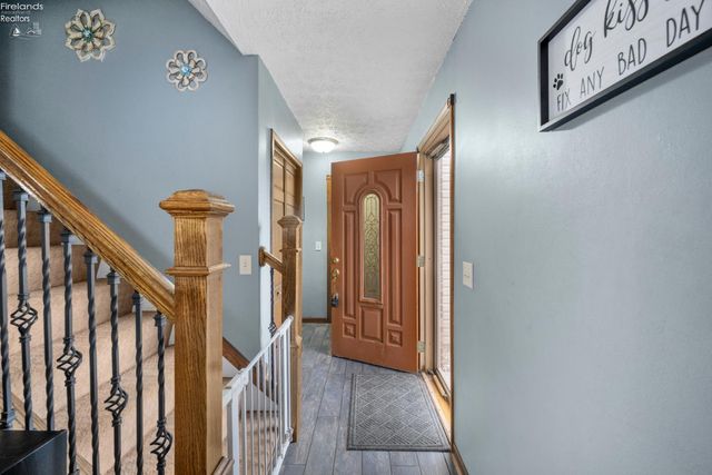 2504 Eden East Drive, Northwood, OH 43619