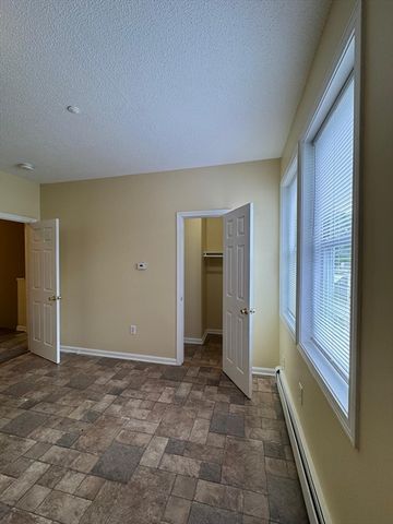 29 Willow St B, Lawrence, MA 01841