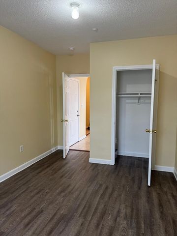 29 Willow St B, Lawrence, MA 01841