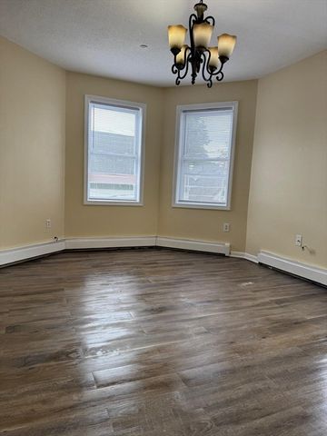 29 Willow St B, Lawrence, MA 01841