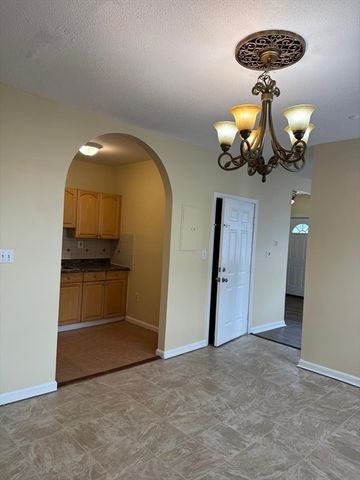 29 Willow St B, Lawrence, MA 01841