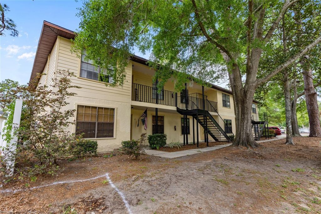 Image 3 of property listing at 6400 NW 106TH PLACE 20, Alachua, FL 32615