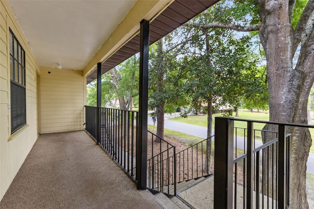 Image 5 of property listing at 6400 NW 106TH PLACE 20, Alachua, FL 32615