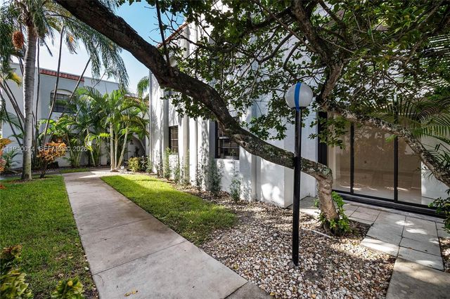 3545 Magellan Cir 356-5, Aventura, FL 33180