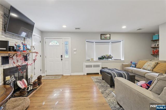 51 Sicomac Road, North Haledon, NJ 07508