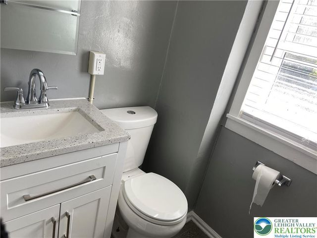 810 Pine Street, Easton, PA 18042