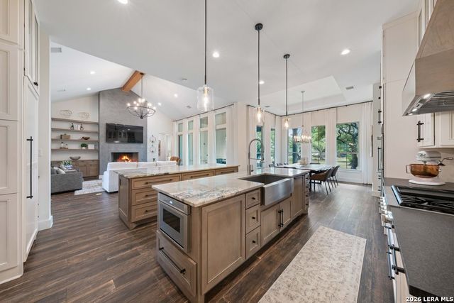 794 MAXIMINO RIDGE RD, Bulverde, TX 78163