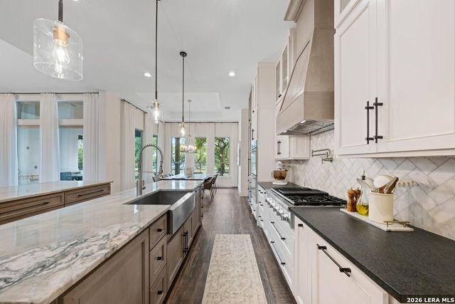 794 MAXIMINO RIDGE RD, Bulverde, TX 78163