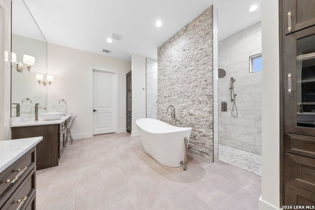 794 MAXIMINO RIDGE RD, Bulverde, TX 78163