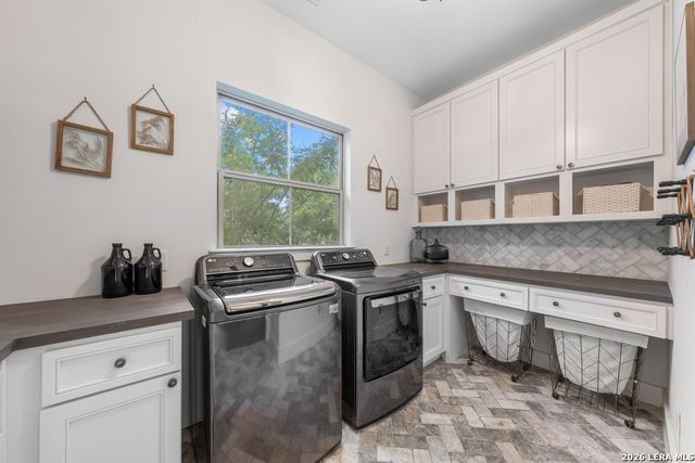 794 MAXIMINO RIDGE RD, Bulverde, TX 78163
