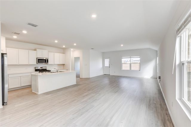591 Avre LOOP, Kyle, TX 78640