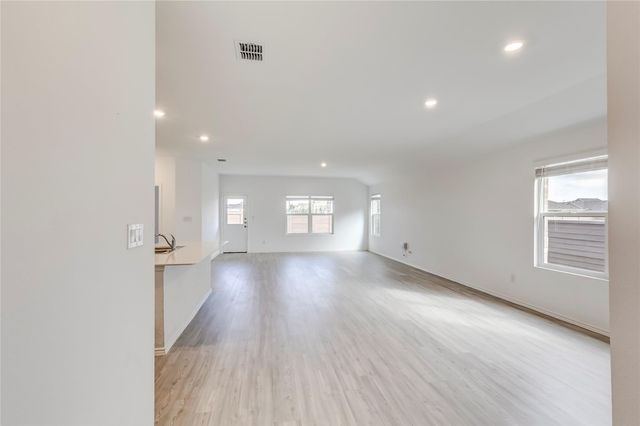 591 Avre LOOP, Kyle, TX 78640
