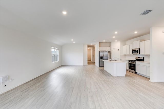 591 Avre LOOP, Kyle, TX 78640