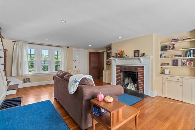 587 Taugwonk Road, Stonington, CT 06378