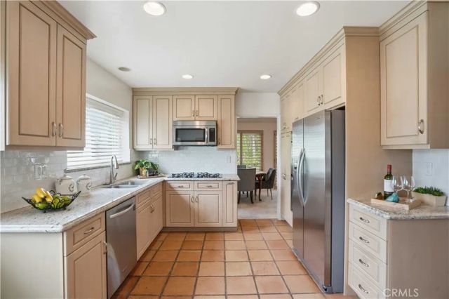 4820 Dunman, Woodland Hills, CA 91364