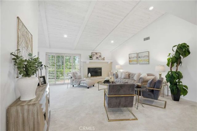 4820 Dunman, Woodland Hills, CA 91364