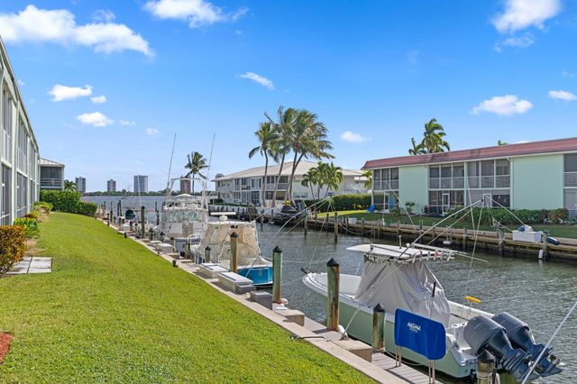 110 Wettaw Lane 204, North Palm Beach, FL 33408