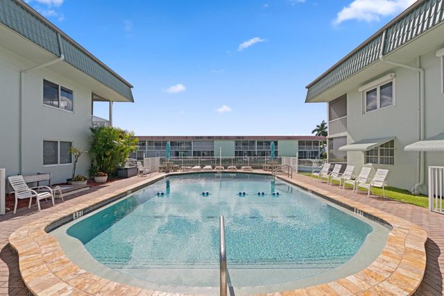 110 Wettaw Lane 204, North Palm Beach, FL 33408