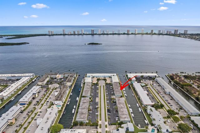 110 Wettaw Lane 204, North Palm Beach, FL 33408