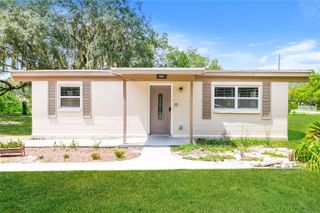 825 E JACKSON AVENUE, Mount Dora, FL 32757