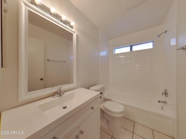 5819 W GROVERS Avenue, Glendale, AZ 85308