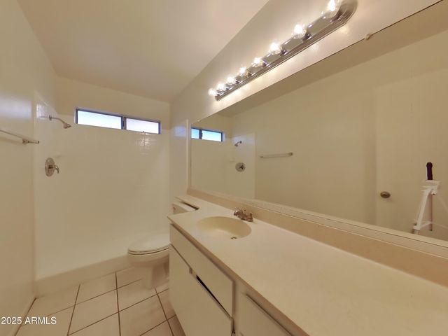 5819 W GROVERS Avenue, Glendale, AZ 85308