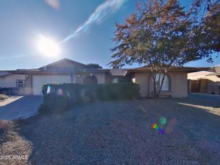 5819 W GROVERS Avenue, Glendale, AZ 85308