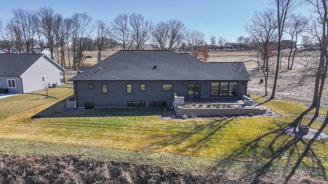 405 Prairie View Drive, Portage, WI 53901