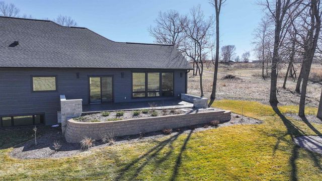 405 Prairie View Drive, Portage, WI 53901
