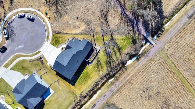 405 Prairie View Drive, Portage, WI 53901