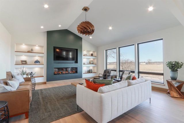 405 Prairie View Drive, Portage, WI 53901