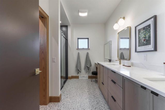 405 Prairie View Drive, Portage, WI 53901