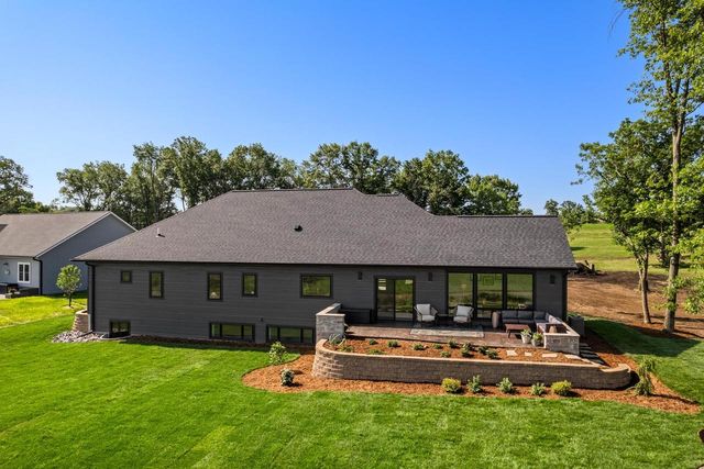 405 Prairie View Drive, Portage, WI 53901