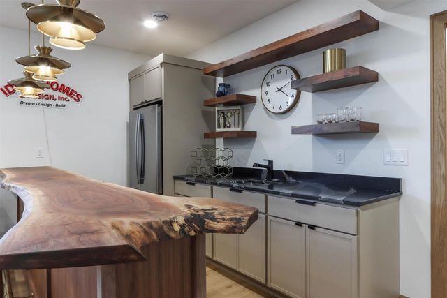 405 Prairie View Drive, Portage, WI 53901