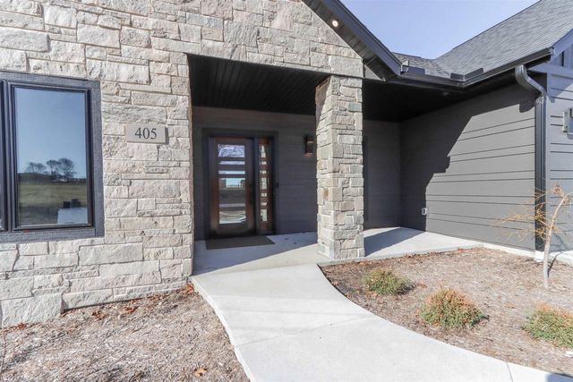 405 Prairie View Drive, Portage, WI 53901