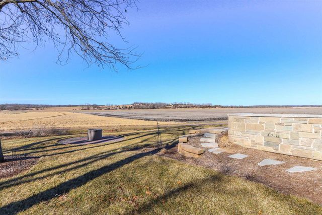 405 Prairie View Drive, Portage, WI 53901