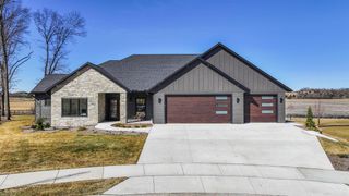 405 Prairie View Drive, Portage, WI 53901